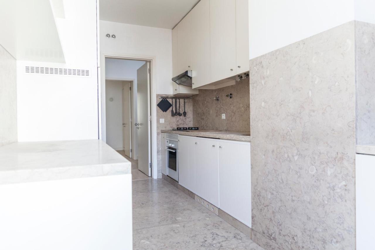 Classy 2Bdr Apartment In Downtown By Lovelystay Lisboa Exteriér fotografie